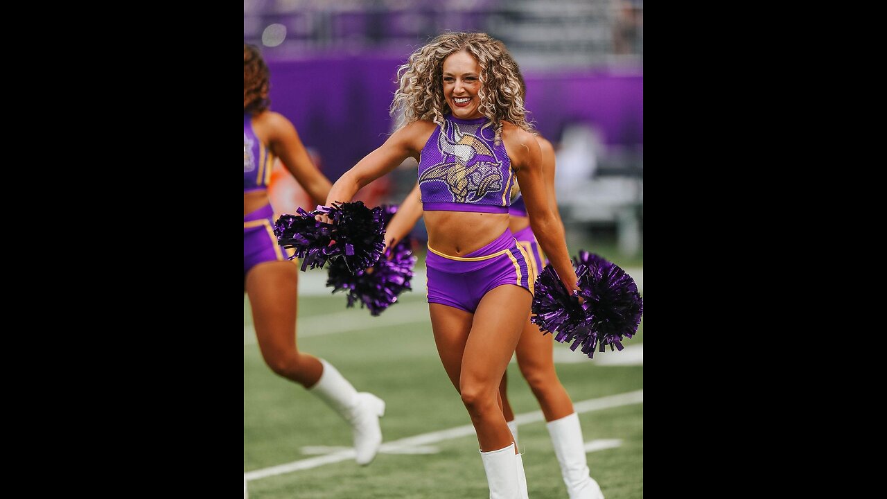 Vikings Cheerleaders Energy 💜💛 Minnesota Vikings NFL Football