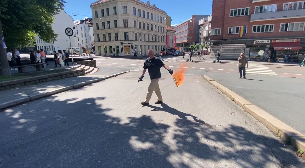 Koranbrenning politihuset Oslo 2.7.22