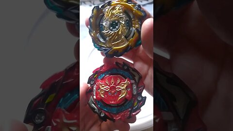 coloquei 2 lendas pra se enfrentar #batalhadebeyblade #beyblade #beybladeburst