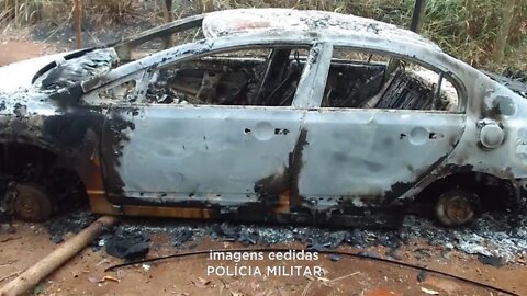 Capelinha: Polícia Militar encontra Carro Furtado totalmente Incendiado.