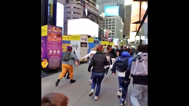 Manhole Explosion Causes Panic In New York City