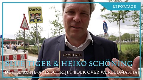 Tom is bij de grote #0108 demo van Querdenken. Hij volgt die dag de actie-arts Heiko Schöning.