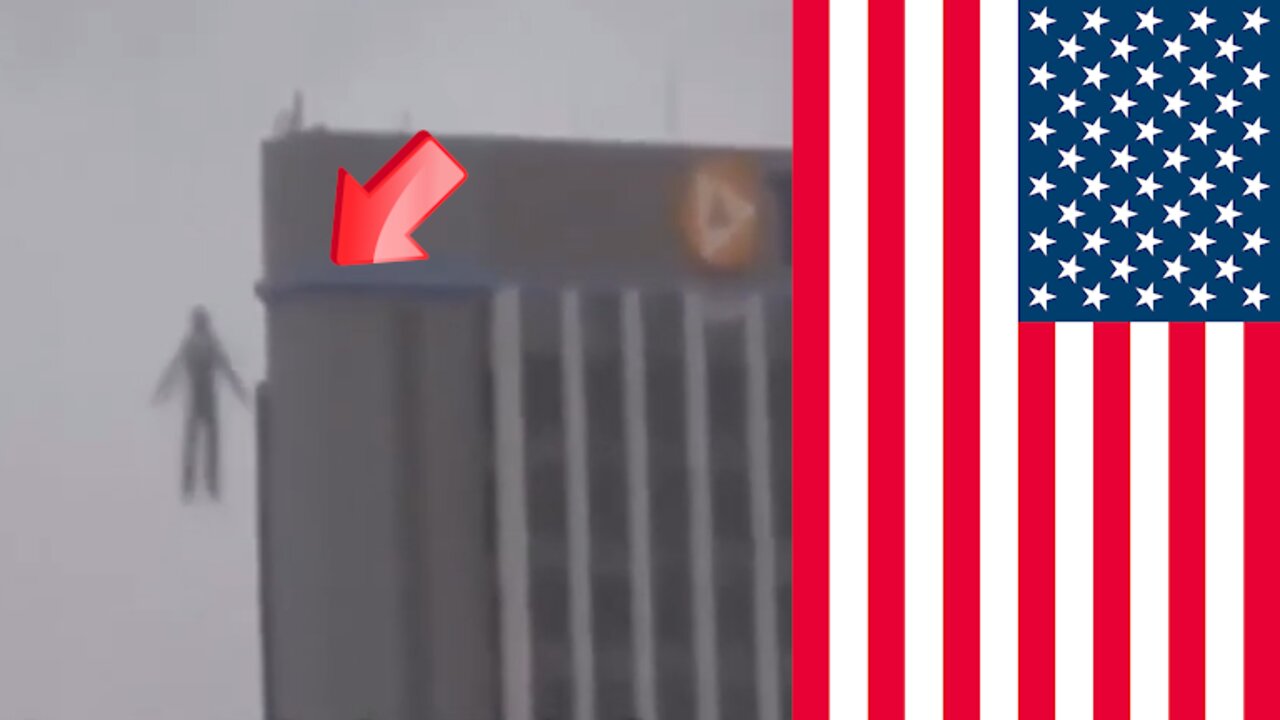 Humanoid floats near PNC building! USA [Conspiracy]