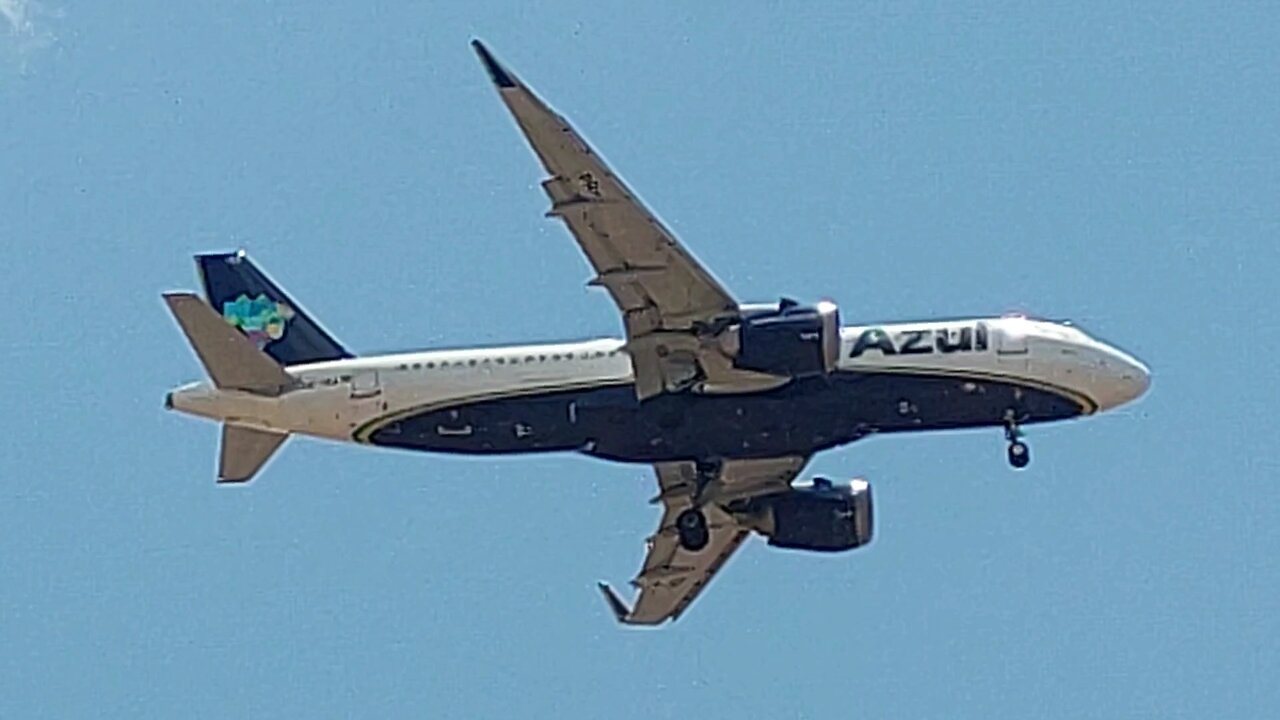 Boeing 737 MAX 8 PS-GRG coming from Guarulhos and Airbus A320NEO PR-YRA from Campinas to Fortaleza