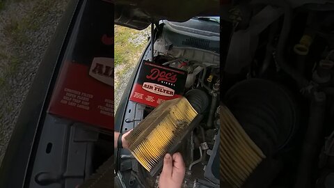 Installing a @docsdiesel air filter in the Ram 2500