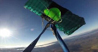 Assustador: Salto de avião não corre como esperado!