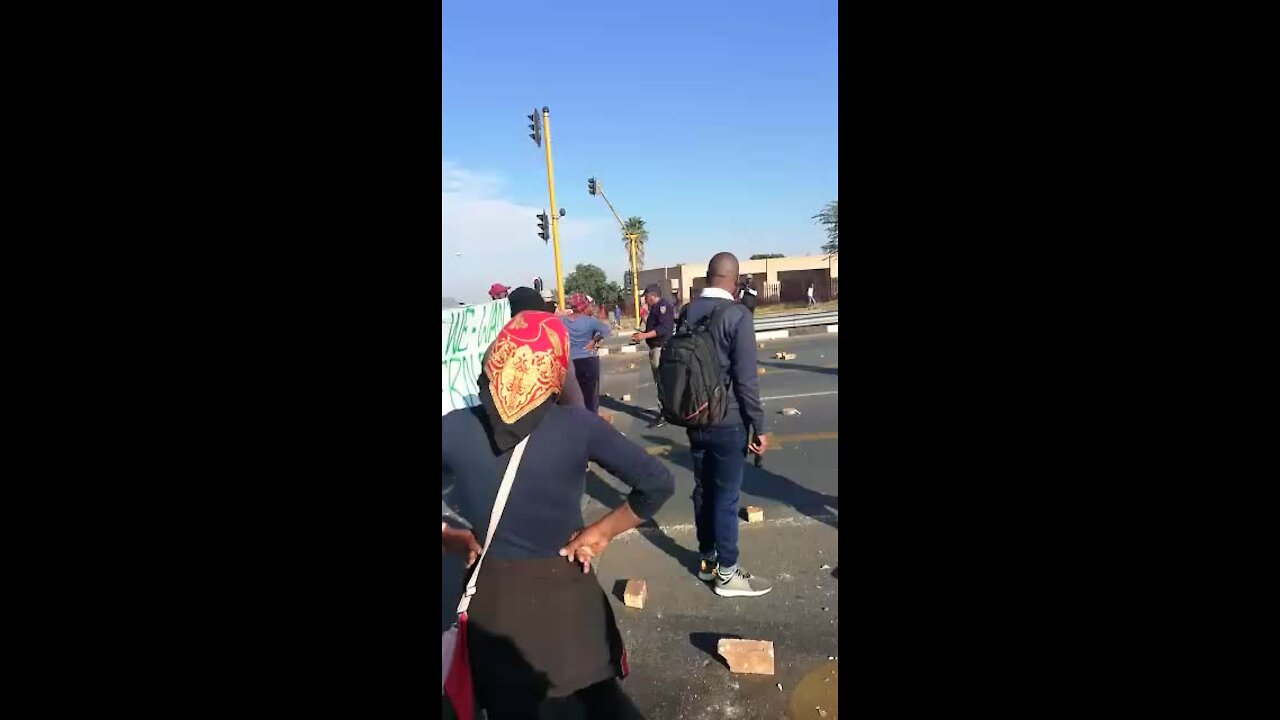 SOUTH AFRICA - Johannesburg - Freedom Park Protest (videos) (7tT)