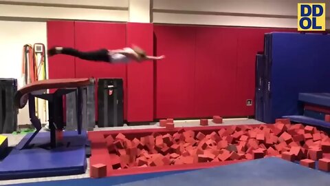 TRY NOT TO LAUGH WATCHING FUNNY FAILS VIDEOS