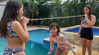 DESAFIO DA CORDA NA PISCINA! 3 irmãs demais