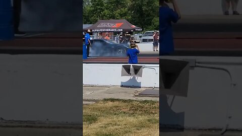 super fast vette shows how to smoke those tires