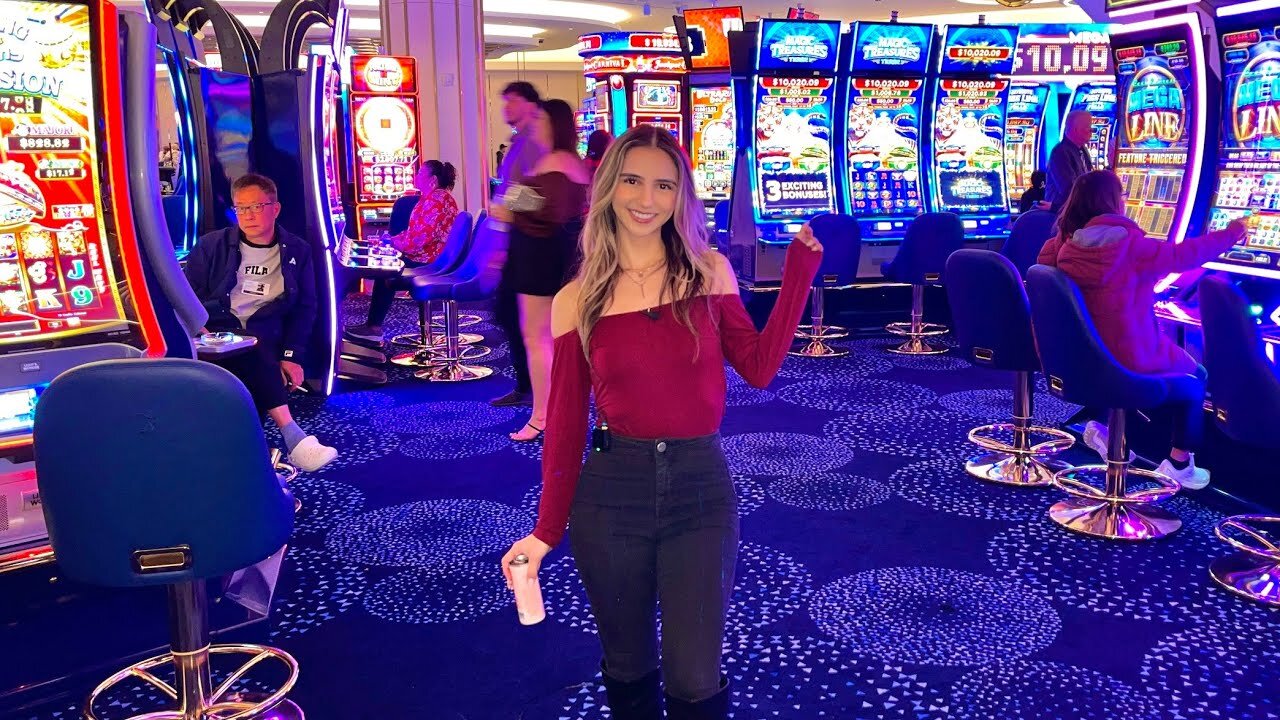 MY FIRST BIG SLOT WIN AT THE NEW FONTAINEBLAEU CASINO!!!🥹🥳🎰💎