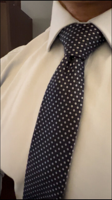 The Windsor knot tie / ربطة ال ونسور