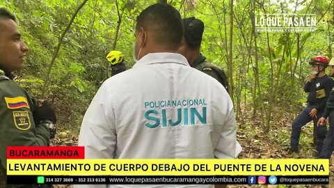 Levantamiento de cuerpo debajo del el puente la novena