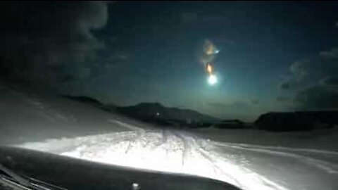 Incrível! Queda de meteorito ilumina céu no Líbano