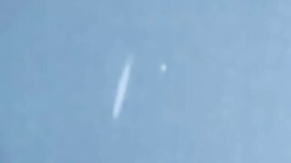 very large bright Cigar UFO flyby North
