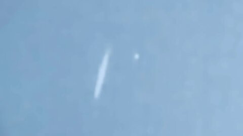 very large bright Cigar UFO flyby North