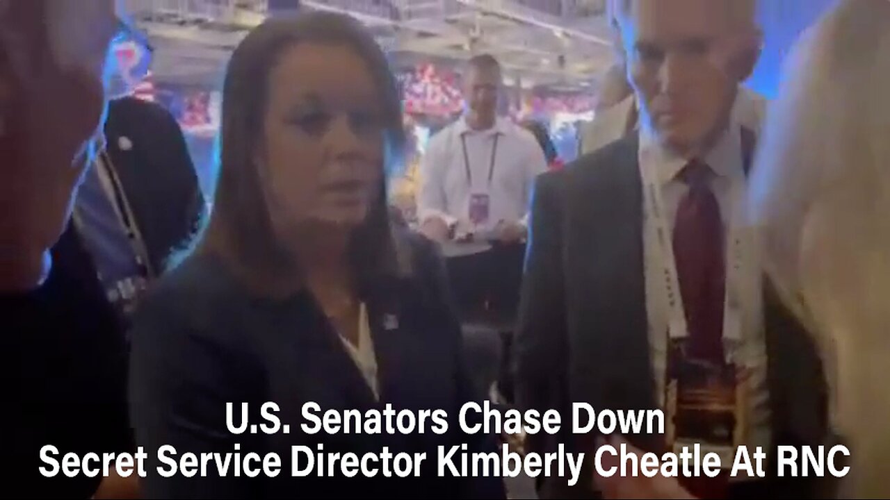 U.S. Senators Chase Down Secret Service Director Kimberly Cheatle At RNC