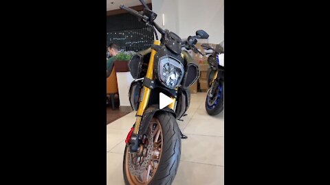 Lamborghini inspired bike by Ducati 🔥😍