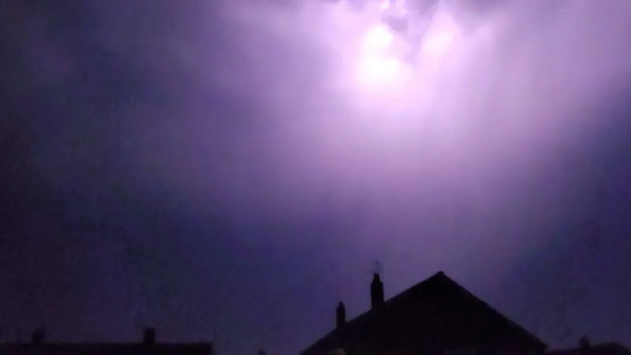Heatwave Thunder and Lightning no rain