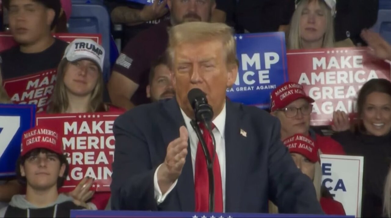 I DROPPED HOWARD STERN LIKE A DOG! Trump on Kamala The View Interview - Reading PA rally