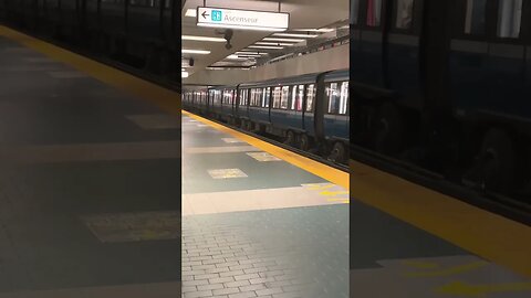Place des arts Metro