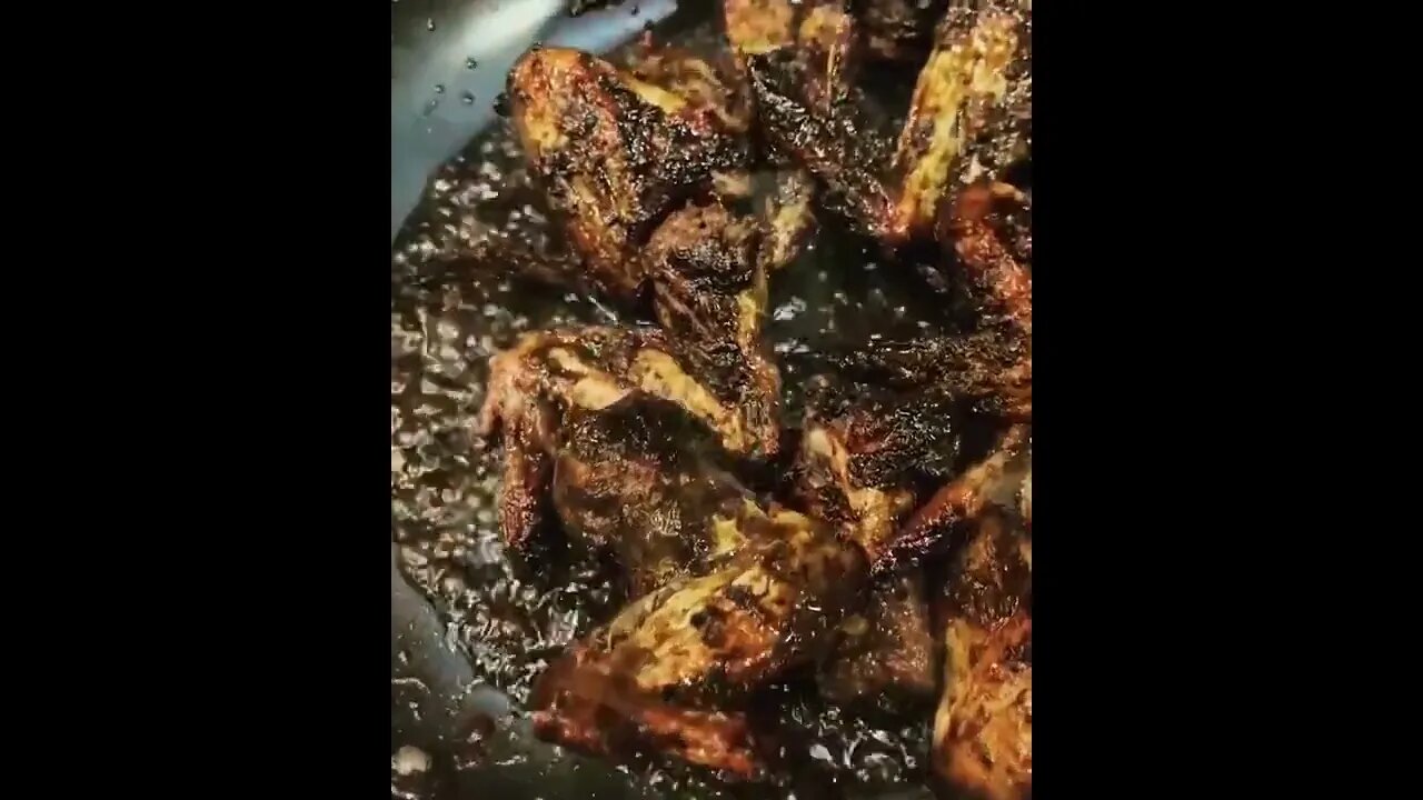 BBQ jerk wings | @blackpeopleeats on IG 🐔🍻 #shorts #jerkwings #jerkchicken