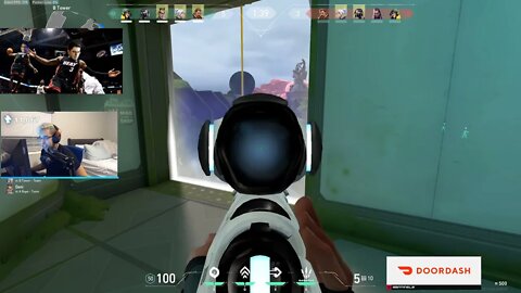 Under jett's arm (watch at 0.25)