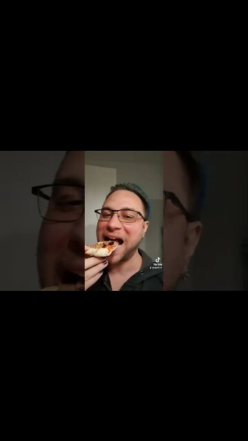 niciodata sa nu irosesti #pizza chiar daca are gust de #veceu #goodfood #jmek #caras