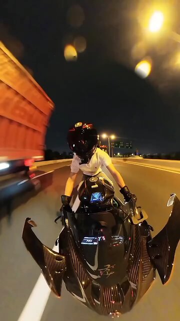 The sports bike presents a distinct visual appearance 🏍️