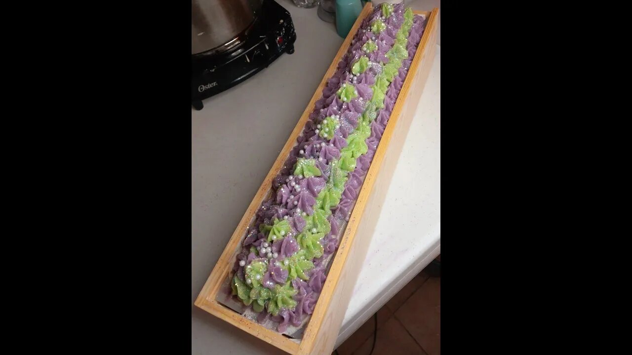 MAKING LAVENDER & CHAMOMILE COLD PROCESS SOAP