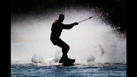 En wakeboard, il imite le saut des dauphins