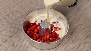 Delicious creamy strawberry pudding! Dessert to please the guests