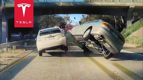 Heart-Stopping Moment Caught on Dashcam: Too Close for Comfort!