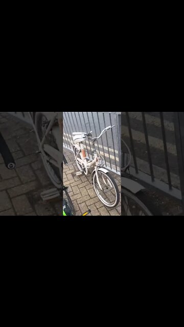 RETRO FOLDING BICYCLE Looks Older Than That!