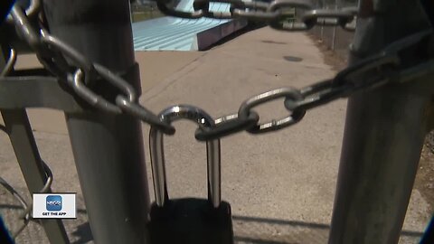 How people are braving the heat and staying safe
