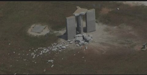 Did Georgia Guidestones Got Struck By Lightning?