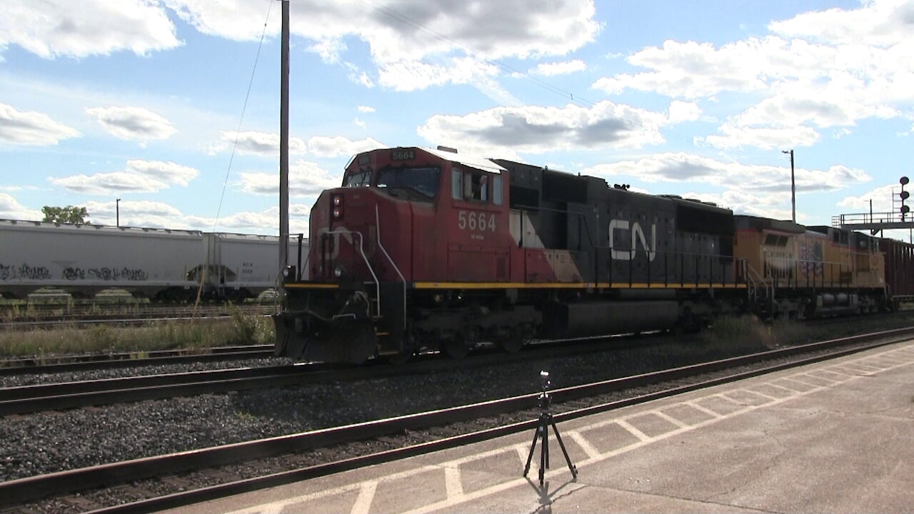 CN 5664 & UP 6229 Engines Manifest Train Eastbound On Strathroy Sub