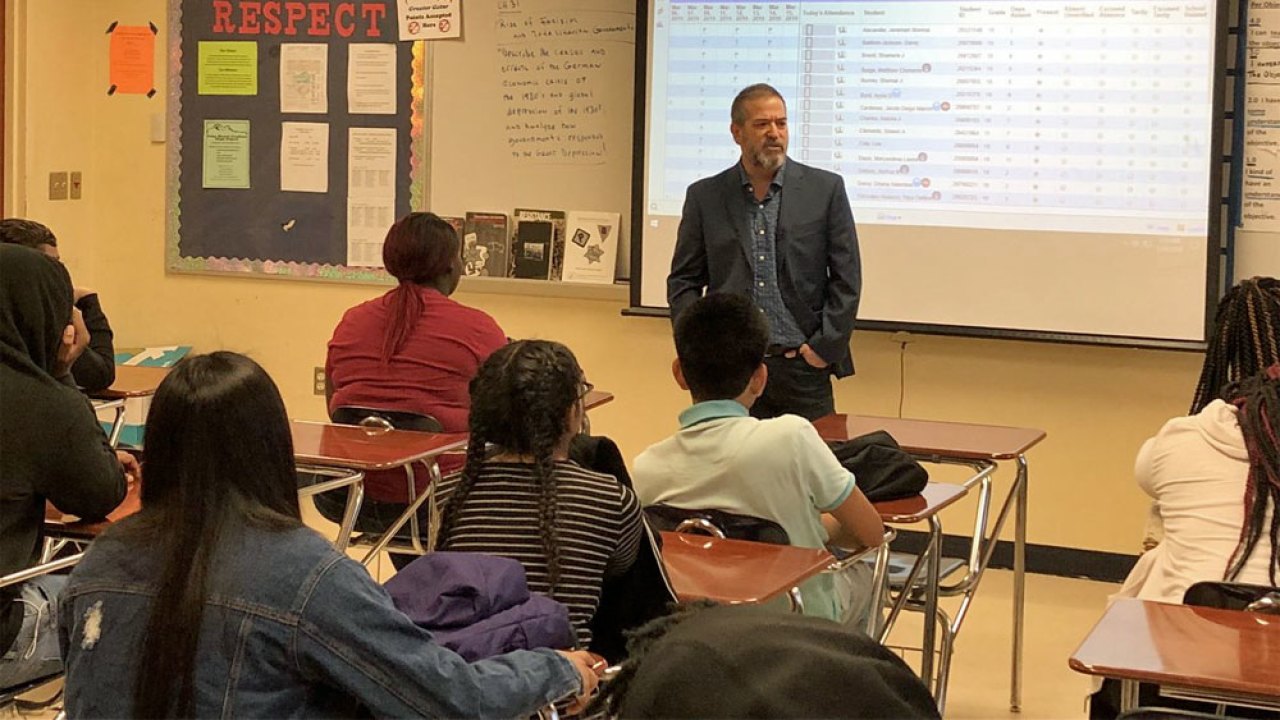 Palm Beach Gardens High School teacher returns to classroom 11 months after cancer diagnosis