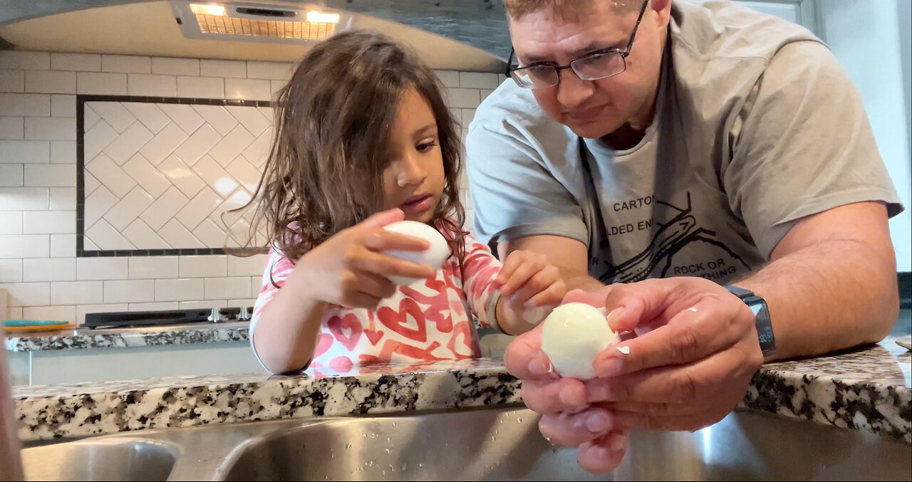 Breakfast Helper: Peeling Boiled Eggs with Daddy