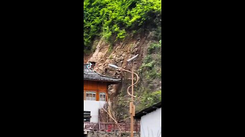 #Landslide #Himachal #Earthquake 🌍⛰️