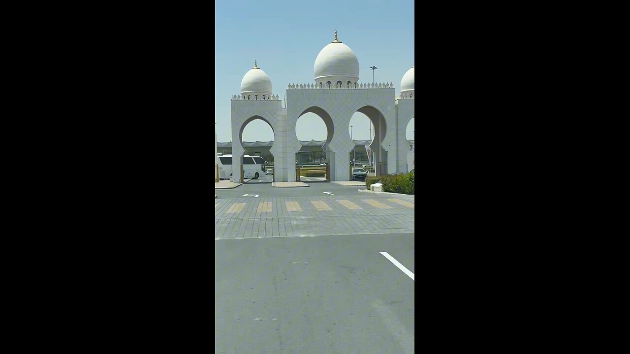 Beautiful Abu Dhabi Capital of the United Arab Emirates #beautiful #abudhabi #abudhabiloversvlog