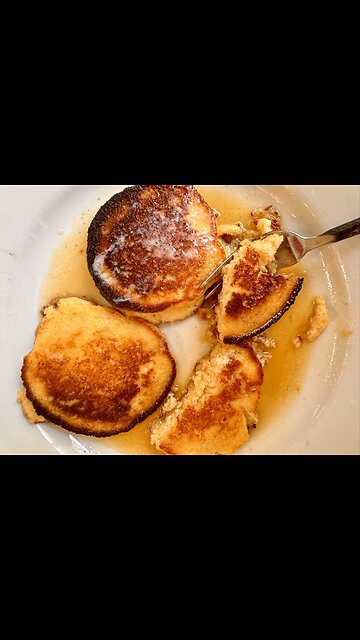 Easy, Gluten Free Protein Packed Almond Flour Pancakes for a Busy Lifestyle #breakfasthack