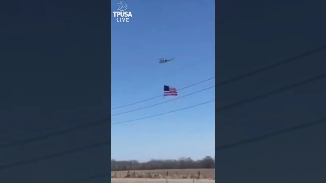 HELICOPTER PILOT FIES GIANT AMERICAN FLAG IN SUPPORT OF THE PEOPLE’S CONVOY