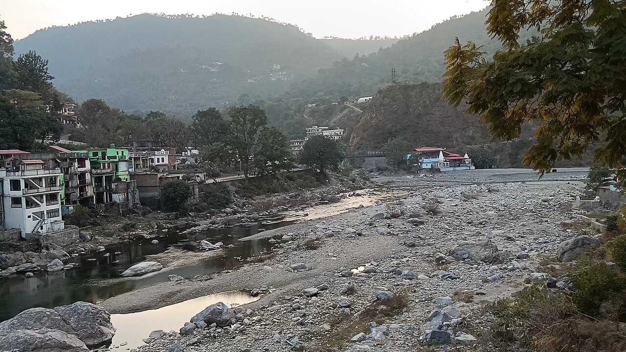 garam Pani me ndiya Pani shukhta ja rha he uttrakhand