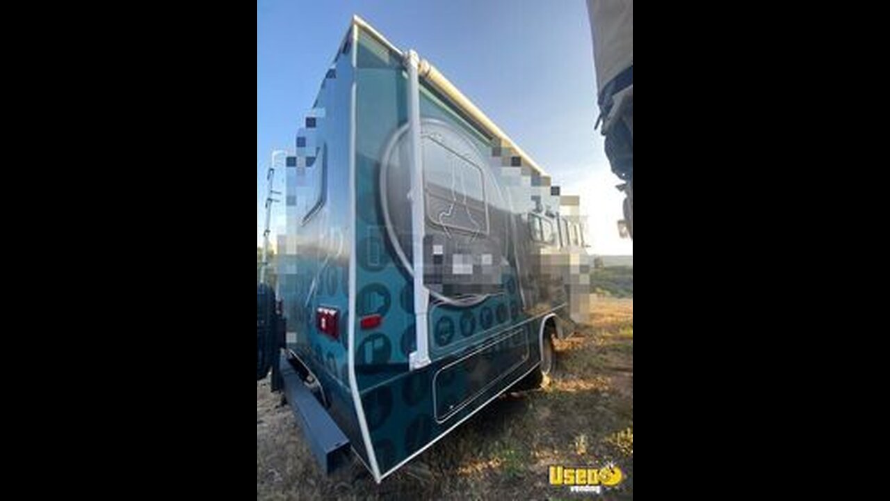 2005 - 24' Chevrolet Jayco MT Mobile Hair Salon Truck with Restroom for Sale