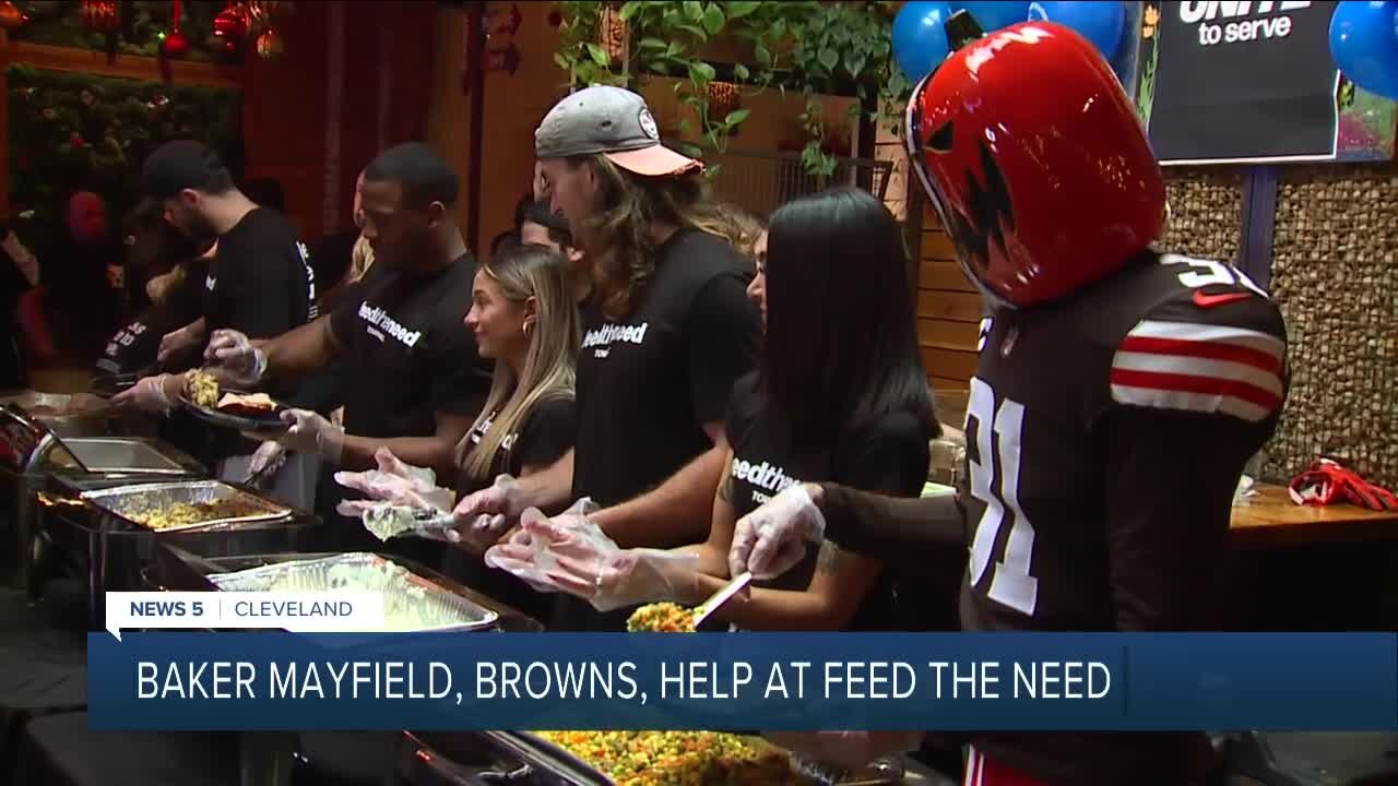 Browns players serve Thanksgiving meal to those in need