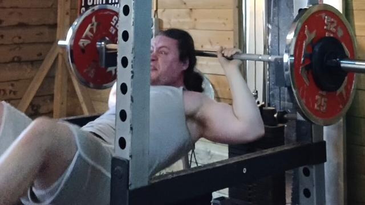 3x10 75 Kgs Paused Close-Grip Bench Press. Last Set