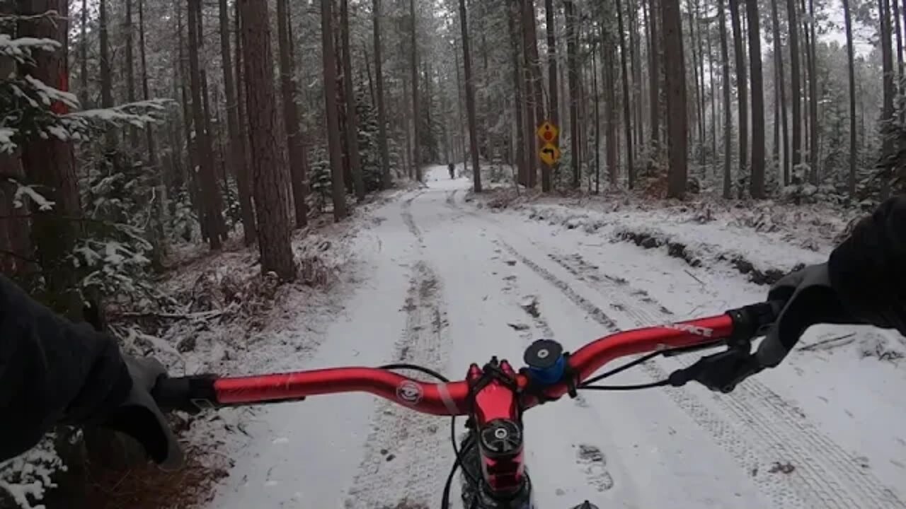 Yooper Snow Ridin! ( Fatback Rhino )