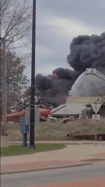 Fire at Sal B Scrap Metal Recycling in Marinette