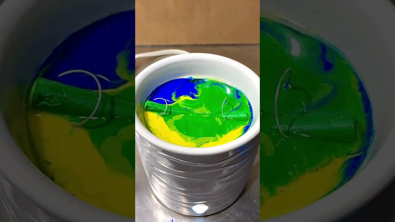 Melting crayons Timelapse